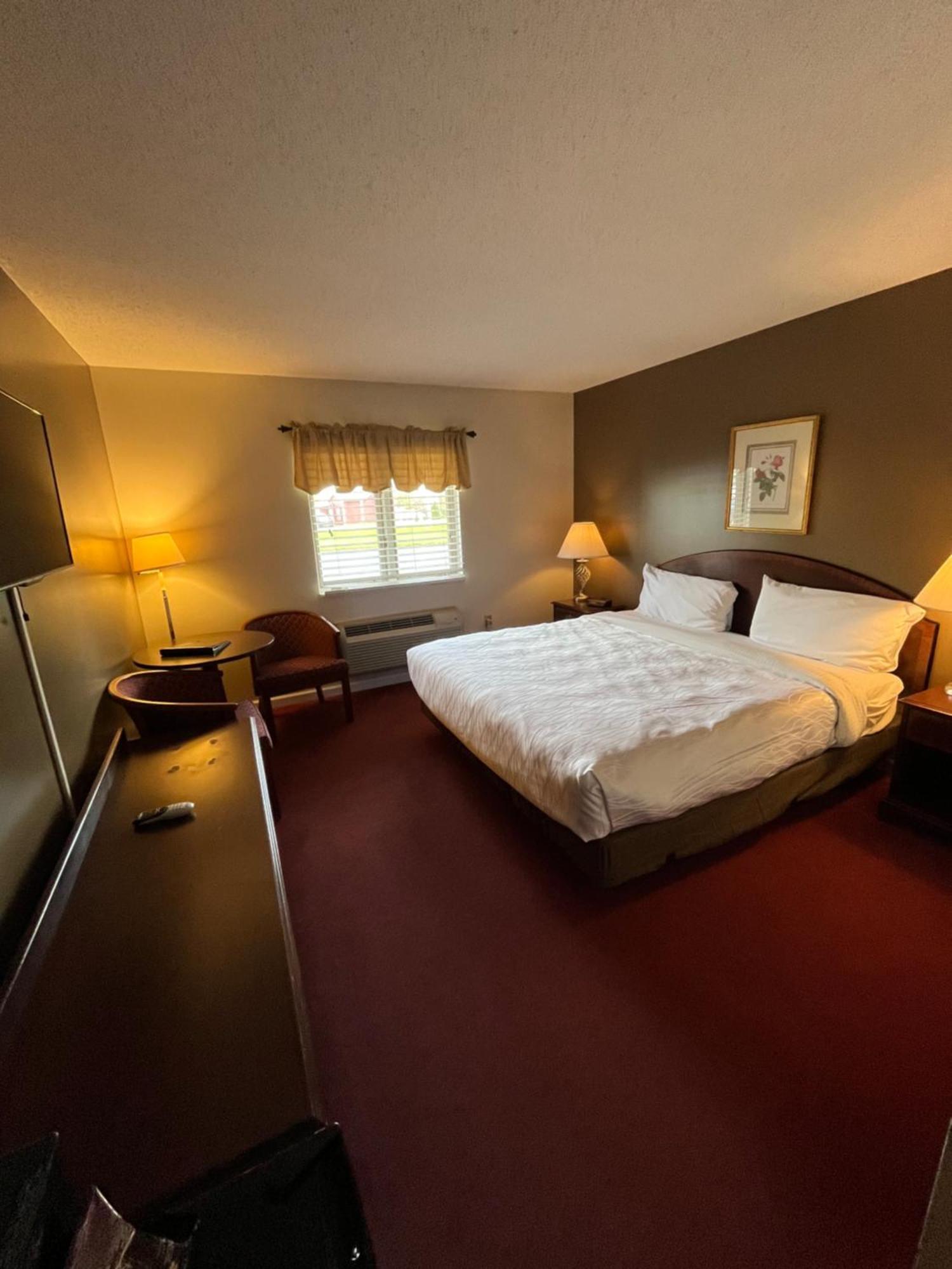 Webb'S Hotel Mayville Екстериор снимка